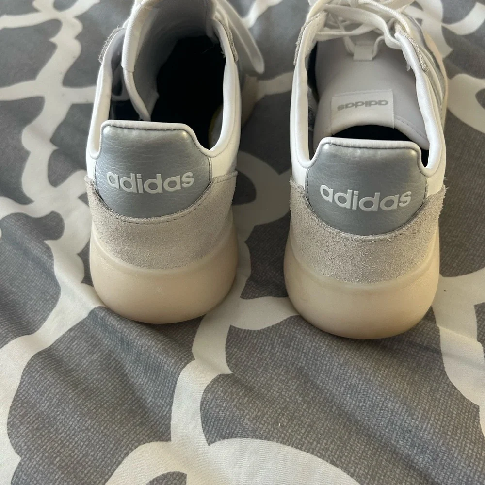 Adidas Classic White Trainers - Picture 2 of 4